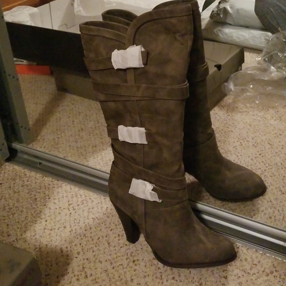Brown 3nch heel boots